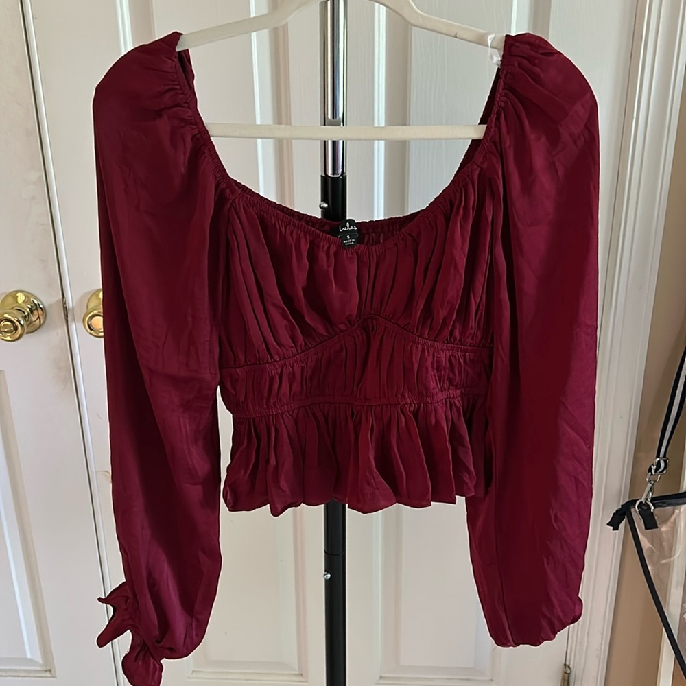 Lulus cropped top with puffy sleeves size S